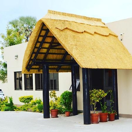 Etang Guesthouse Nata Exterior foto